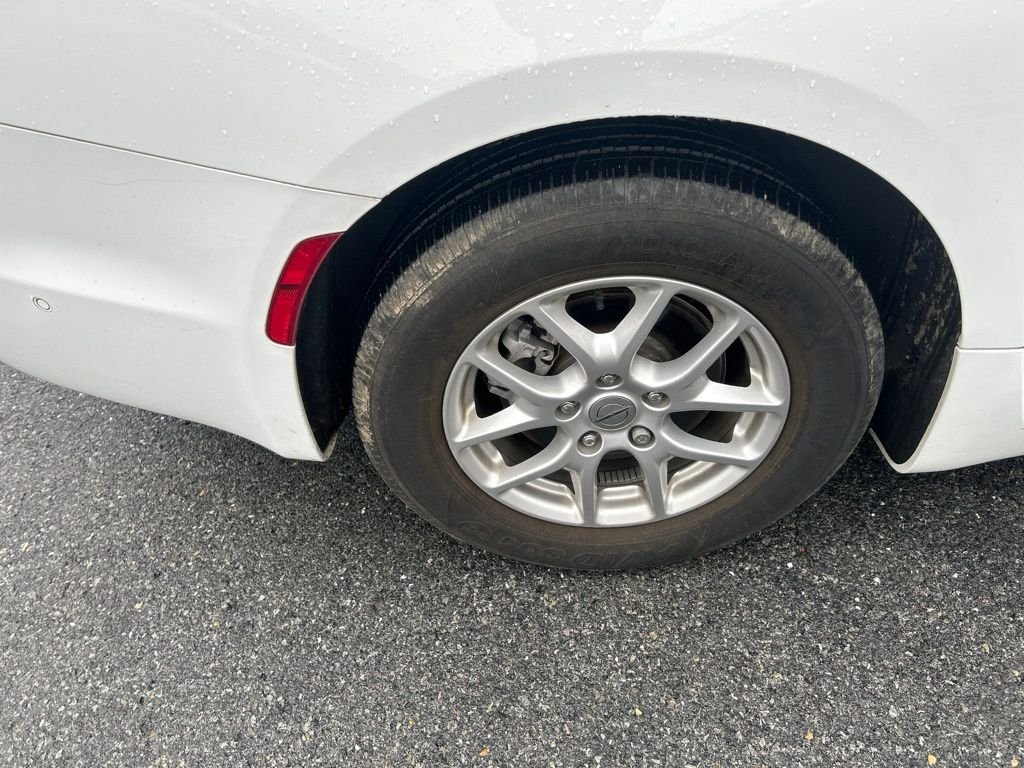 Used 2023 White Chrysler Touring L image 11