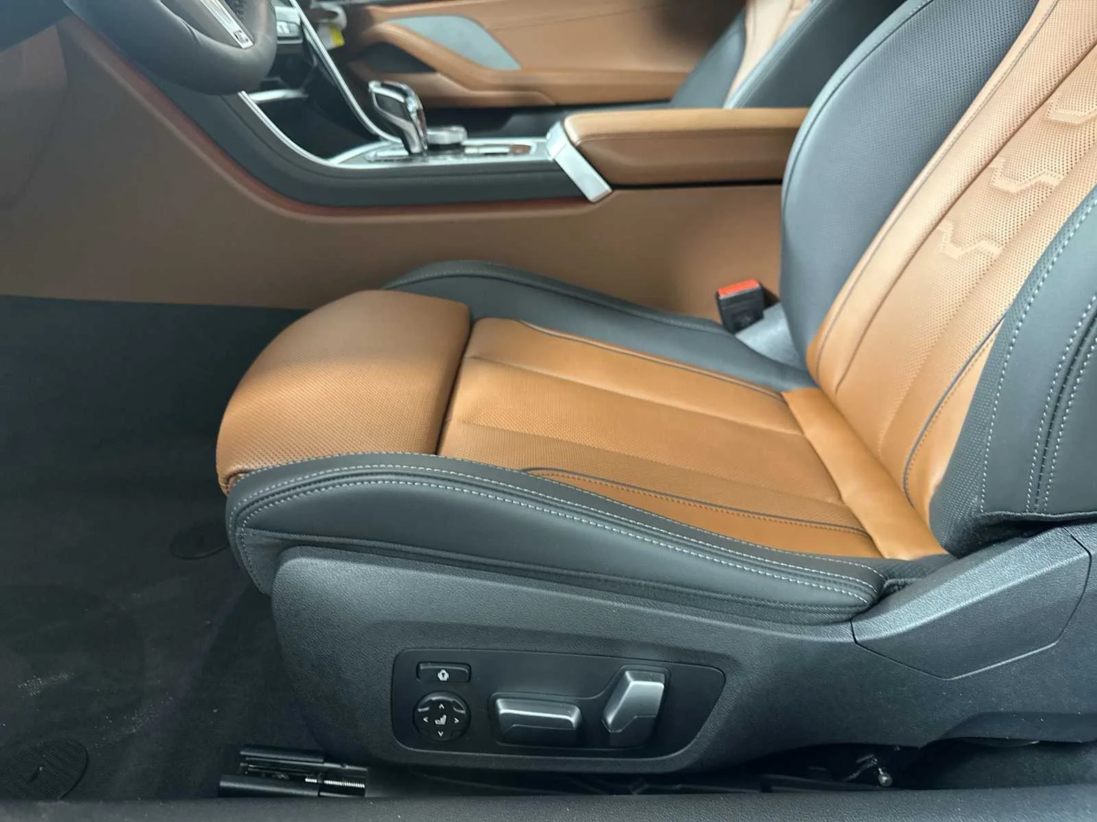 New 2026 Black Sapphire Metallic BMW 840i image 12