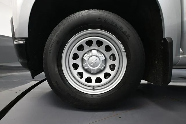 Used 2020 Silver Chevrolet WT image 18