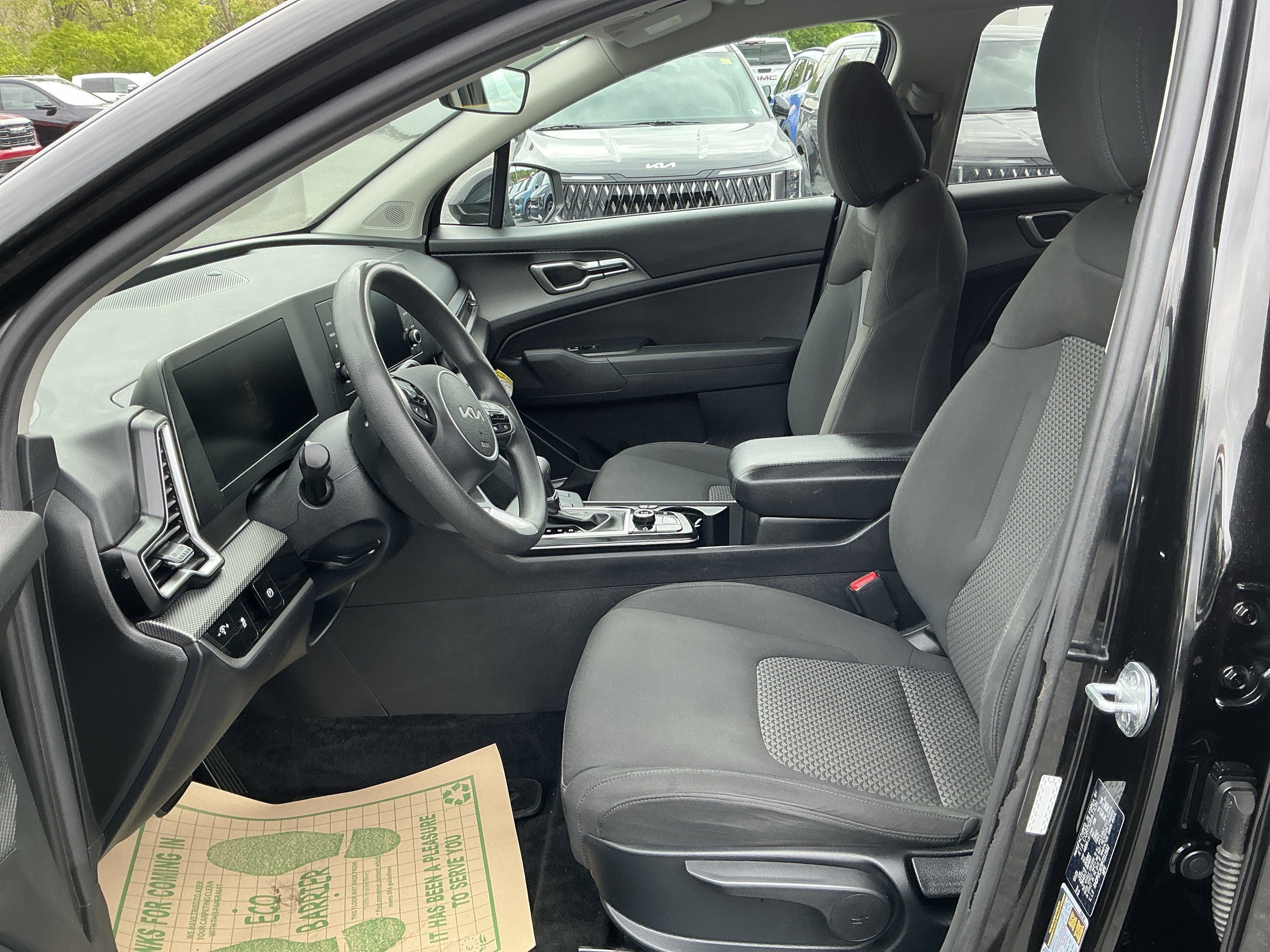 2023 Kia Sportage LX - Photo 29