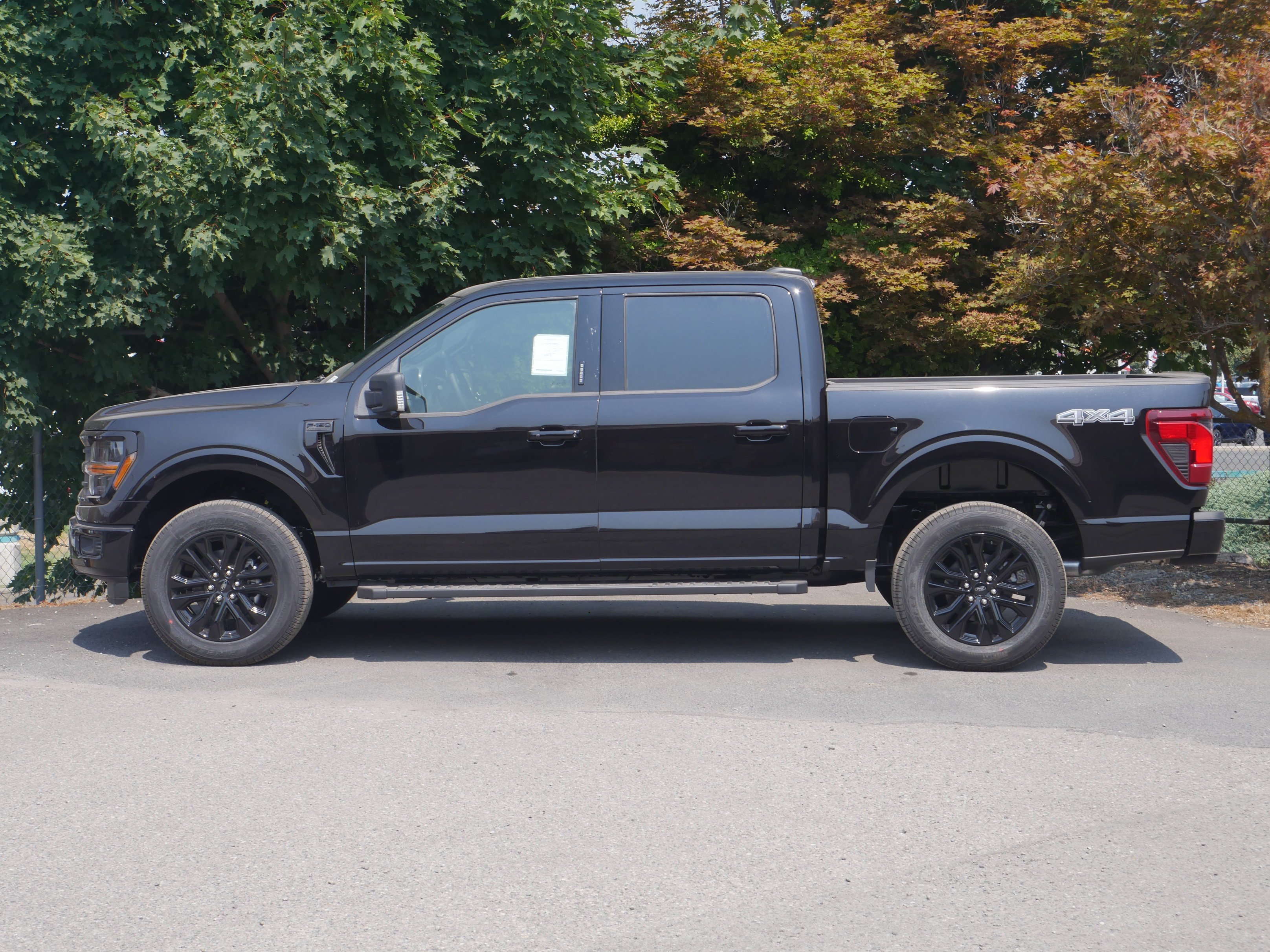 New 2026 Agate Black Metallic Ford XLT image 17