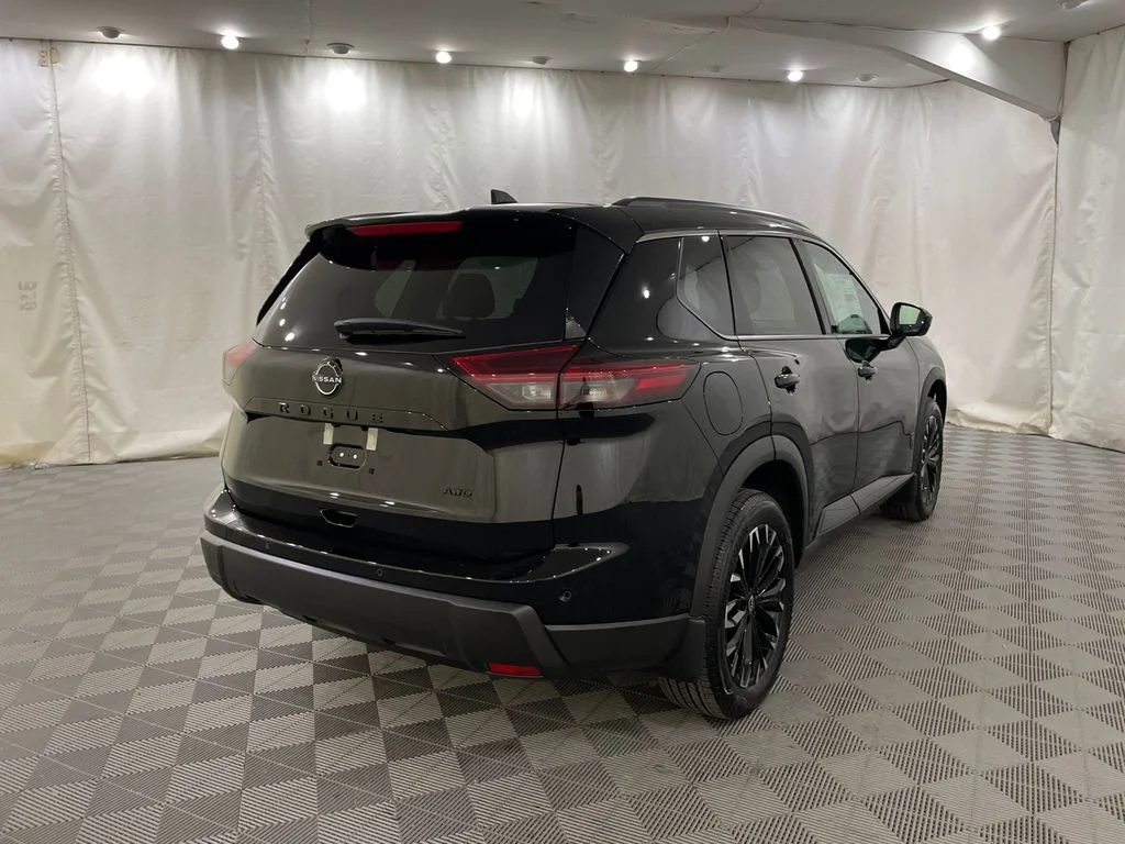 2026 Nissan Rogue Dark Armor - Photo 5