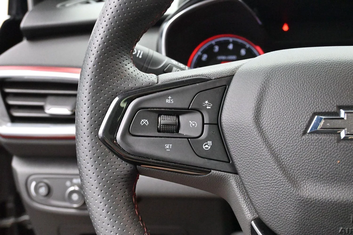 Used 2022 Mosaic Black Metallic Chevrolet RS image 17