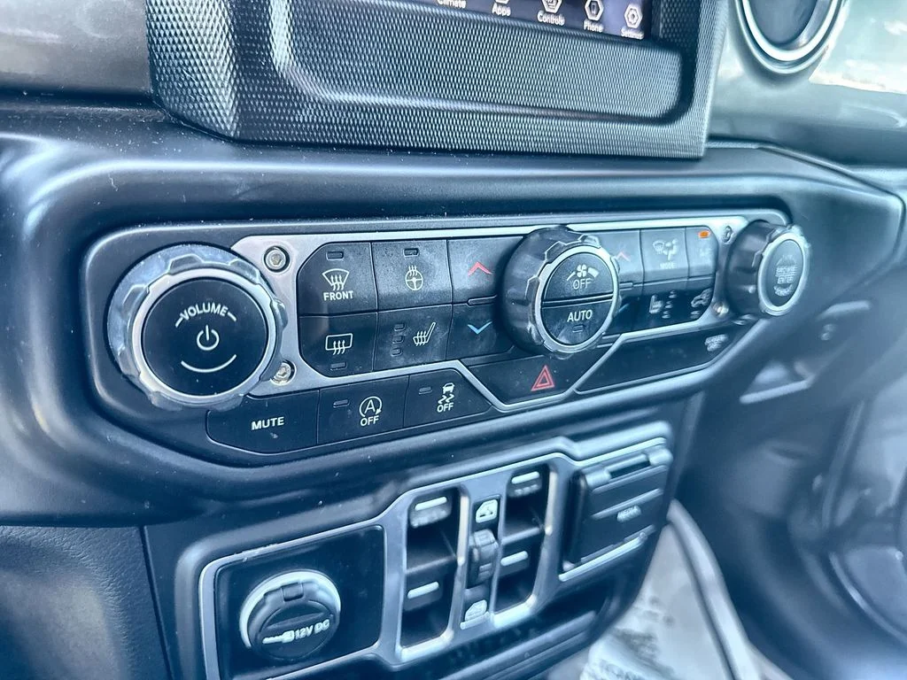 Used 2020 Gray Jeep Unlimited Sahara image 18