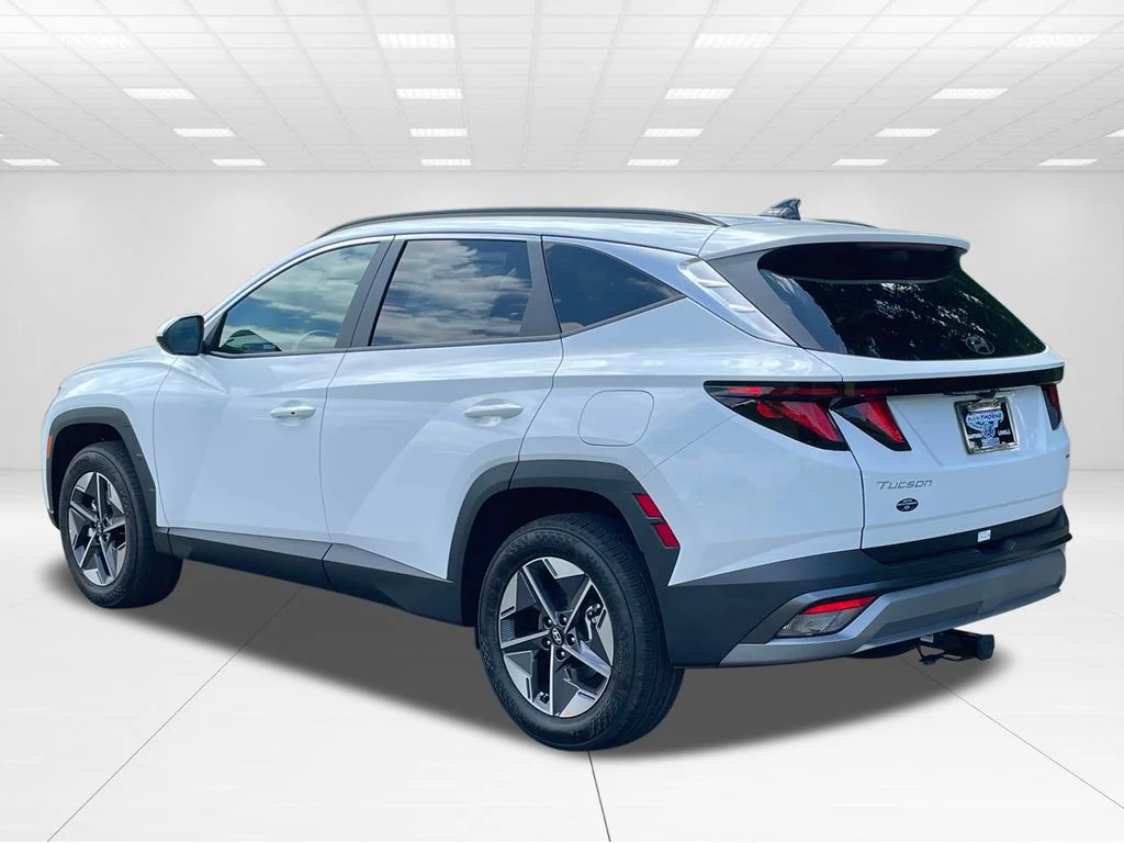 New 2026 White Hyundai SEL image 4