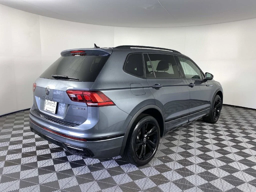 Used 2023 Platinum Gray Metallic Volkswagen 2.0T SE R-Line Black image 9