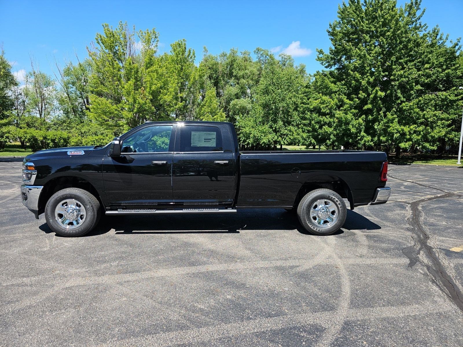 New 2026 Diamond Black Crystal Pearlcoat Ram Tradesman image 2