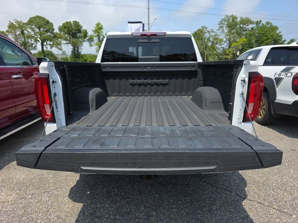 Used 2023 White GMC Denali image 34