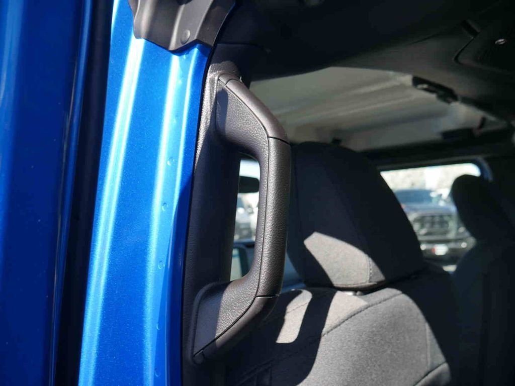 New 2026 Hydro Blue Pearlcoat Jeep Sport S image 15