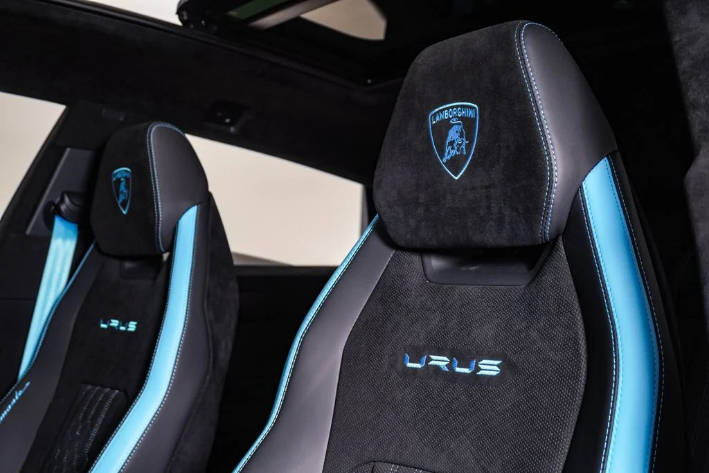 Used 2024 Blu Cepheus Metallic Lamborghini Performante image 24