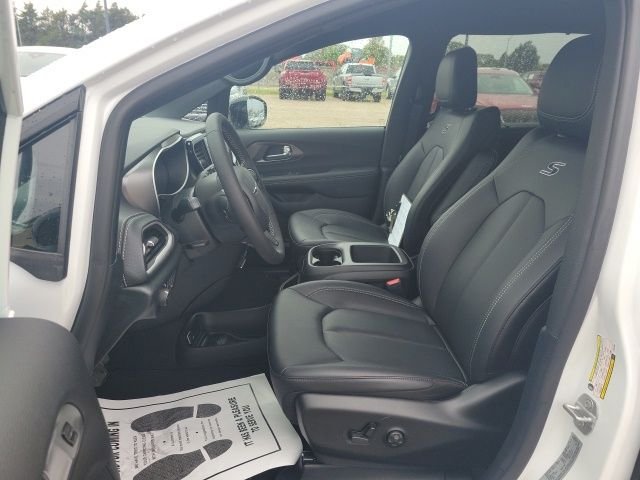 2026 Chrysler Pacifica Select - Photo 17