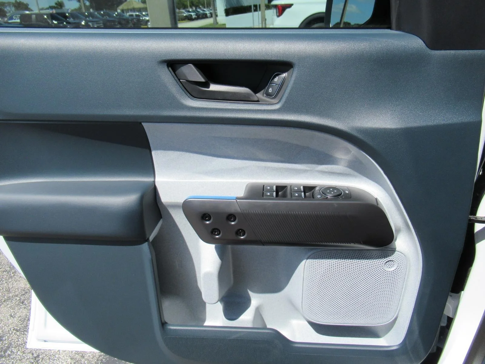 New 2026 Oxford White Ford XLT image 21