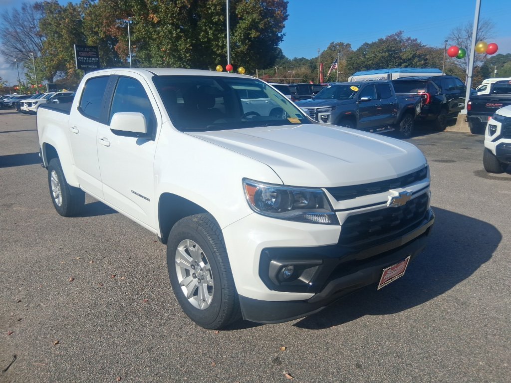 Used 2022 White Chevrolet LT image 3