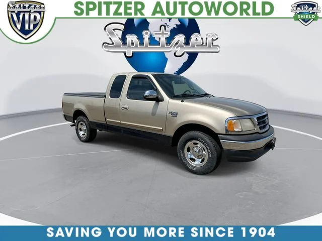 Used 2000 Ford F-150 XLT with VIN 2FTRX17LXYCA85538 for sale in Hartville, OH
