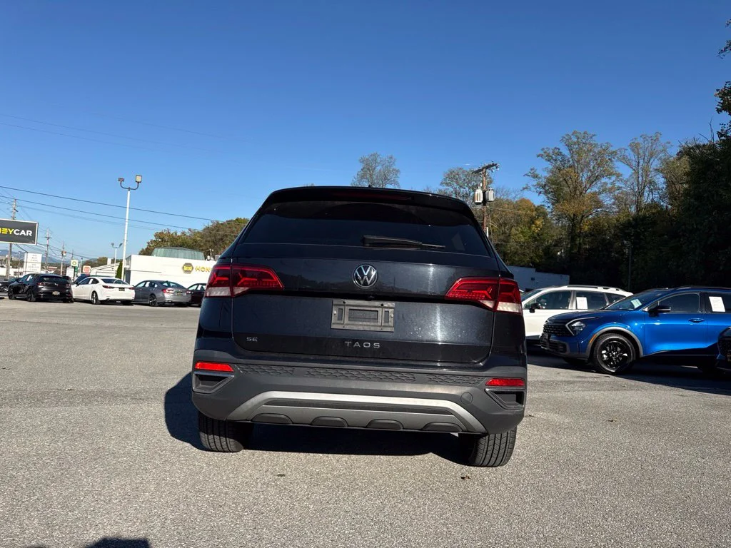 Certified Used 2024 Gray Volkswagen 1.5T SE image 5
