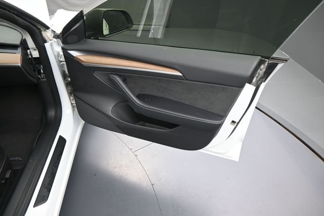 Used 2022  Tesla Long Range image 62