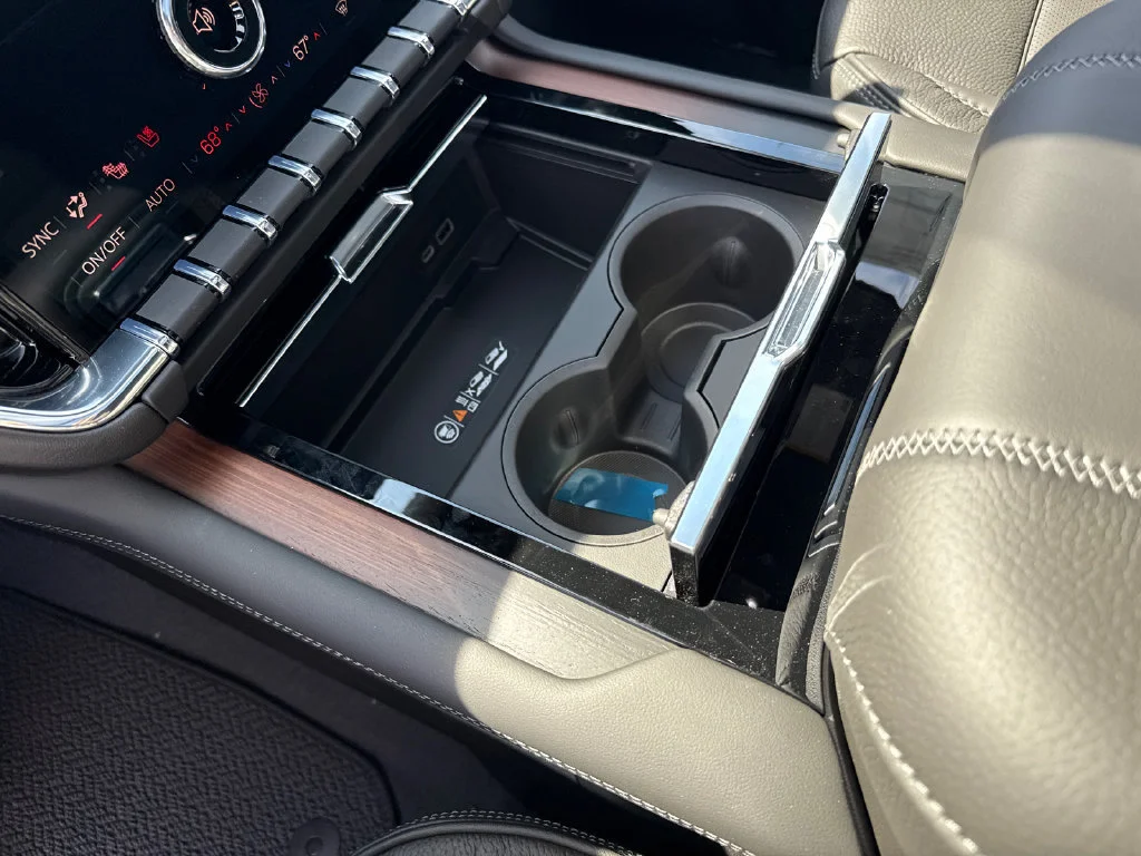 2026 GMC Yukon XL Denali - Photo 27