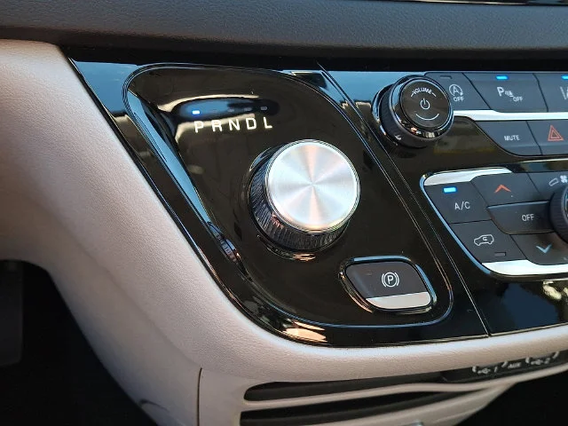 Used 2024 White Chrysler Touring L image 16