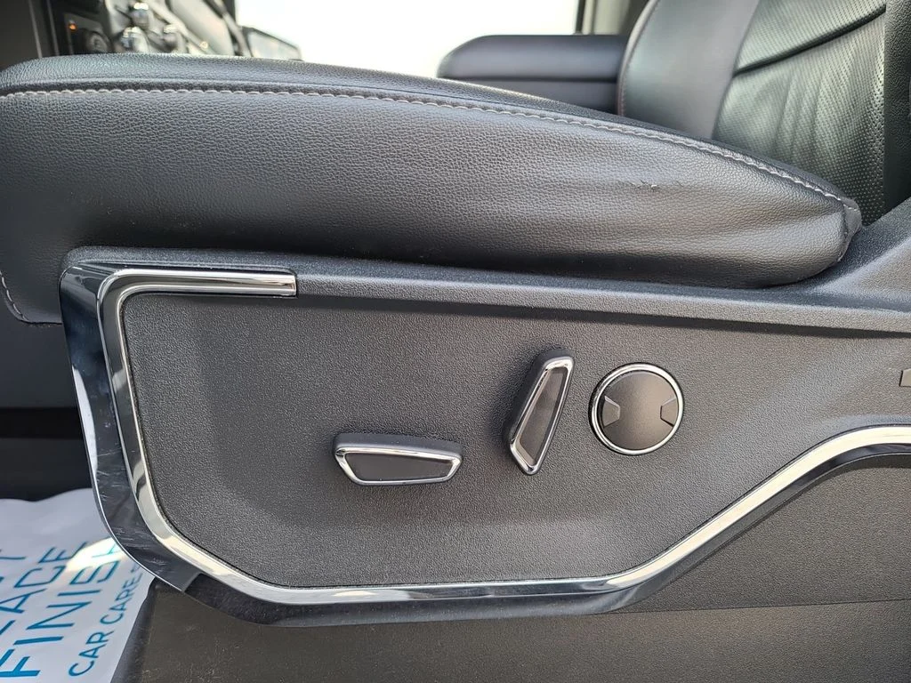 Used 2021 White Ford Lariat image 27