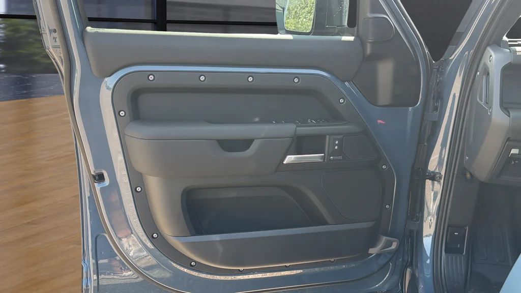 New 2026 Blue Land Rover X-Dynamic SE image 19