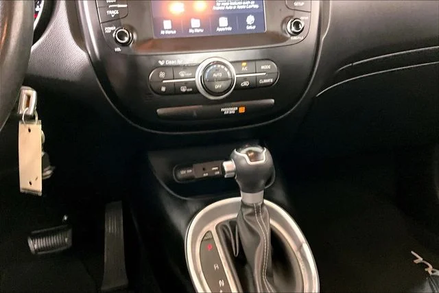 Used 2018 White Kia Plus image 8