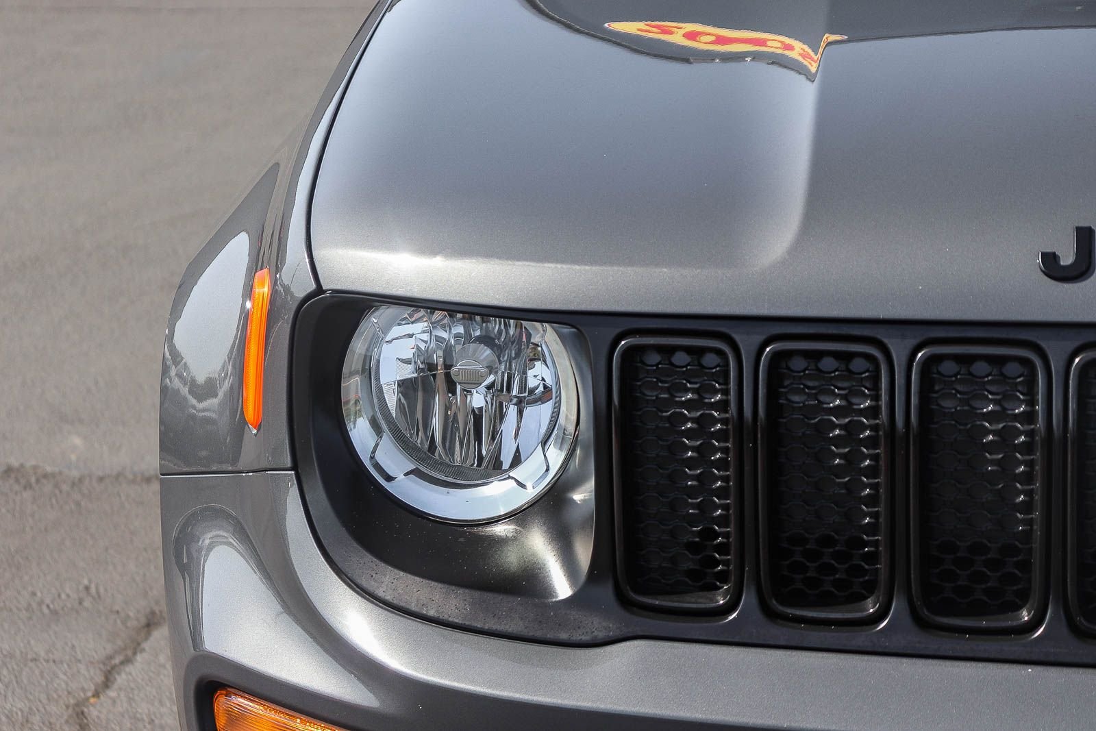 Used 2022 Graphite Gray Jeep Altitude image 12