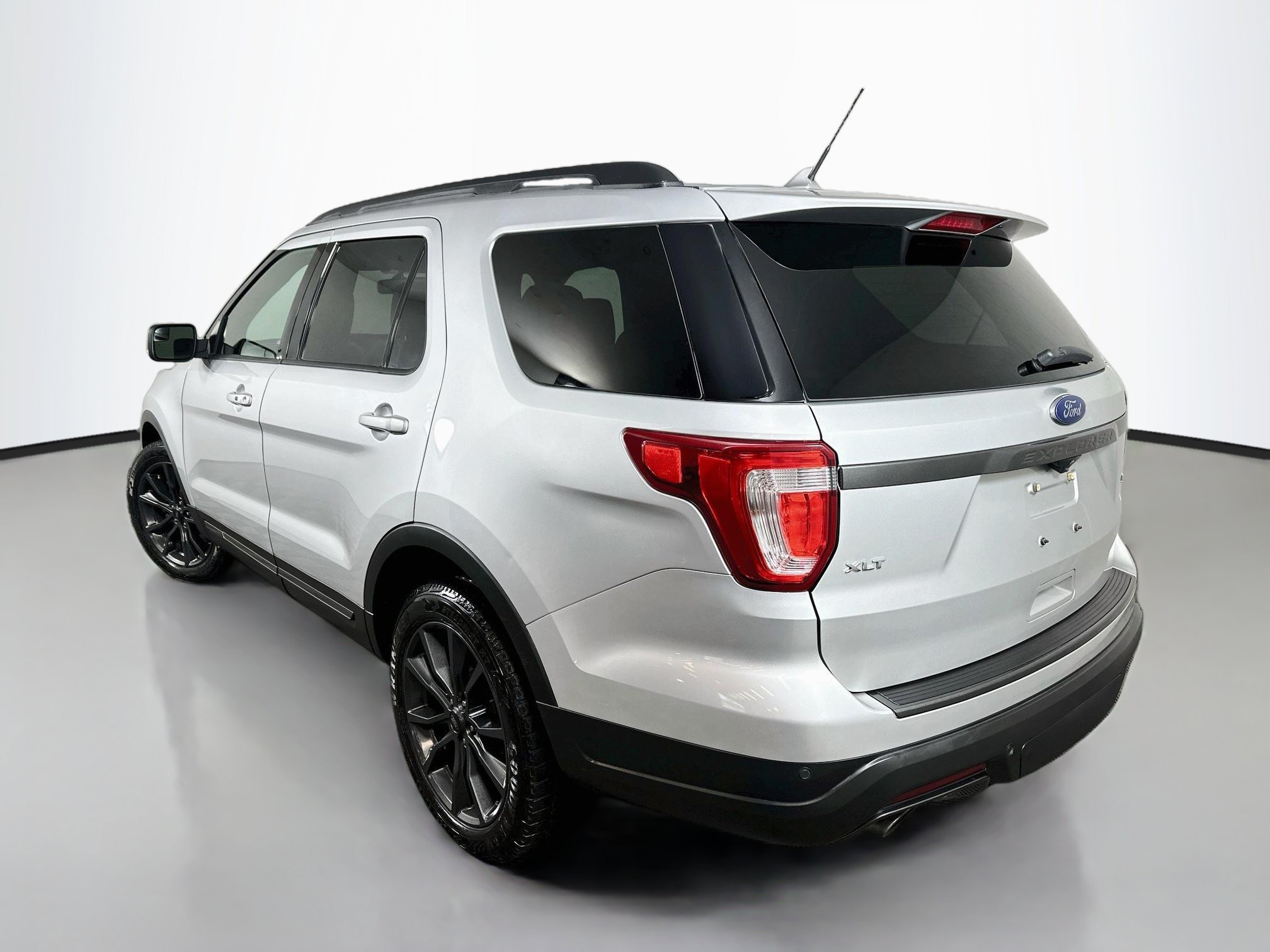 Used 2018 Ingot Silver Metallic Ford XLT image 6