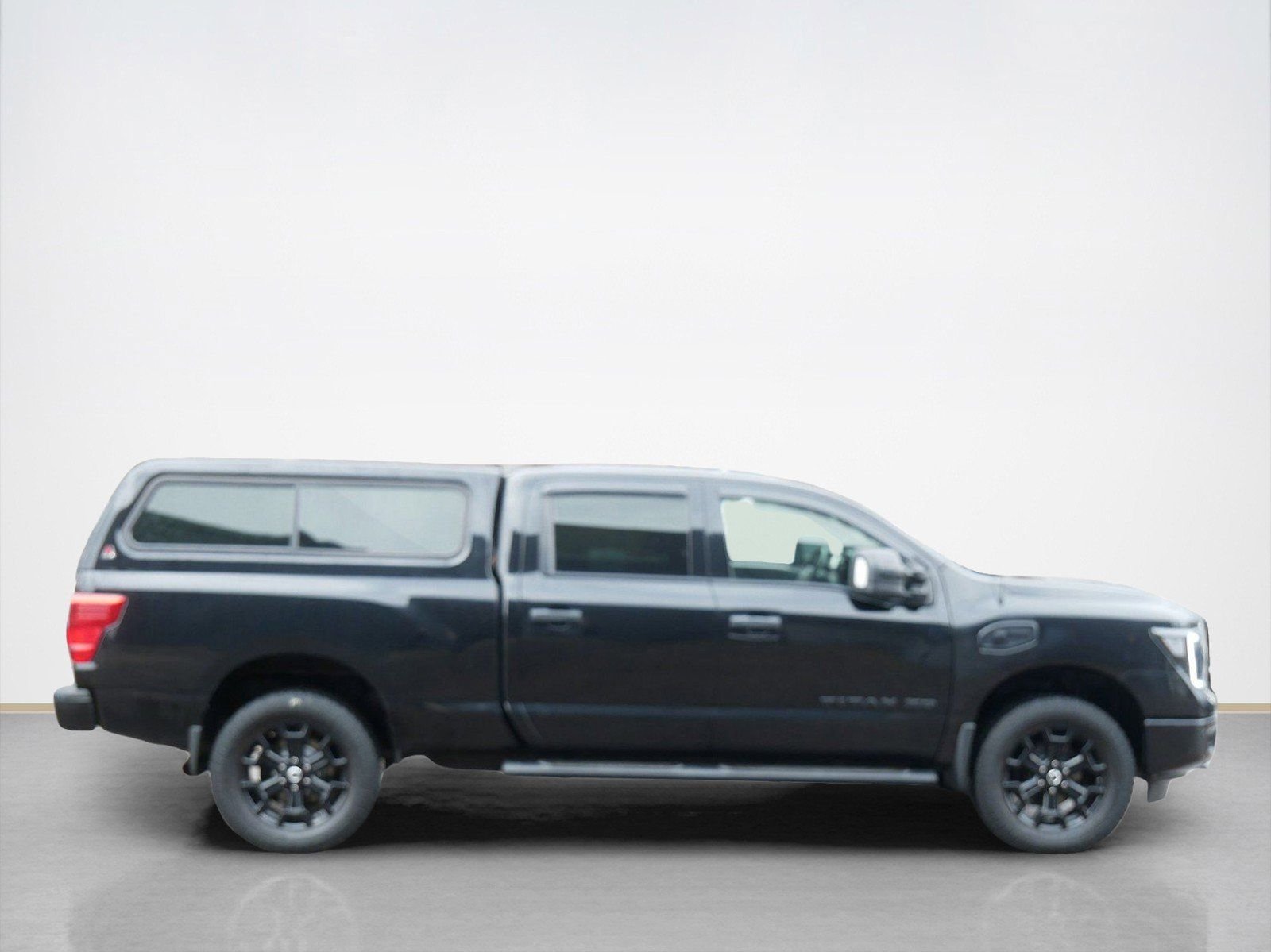 Used 2018 Nissan Titan XD SL with VIN 1N6BA1F4XJN530418 for sale in Maplewood, Minnesota