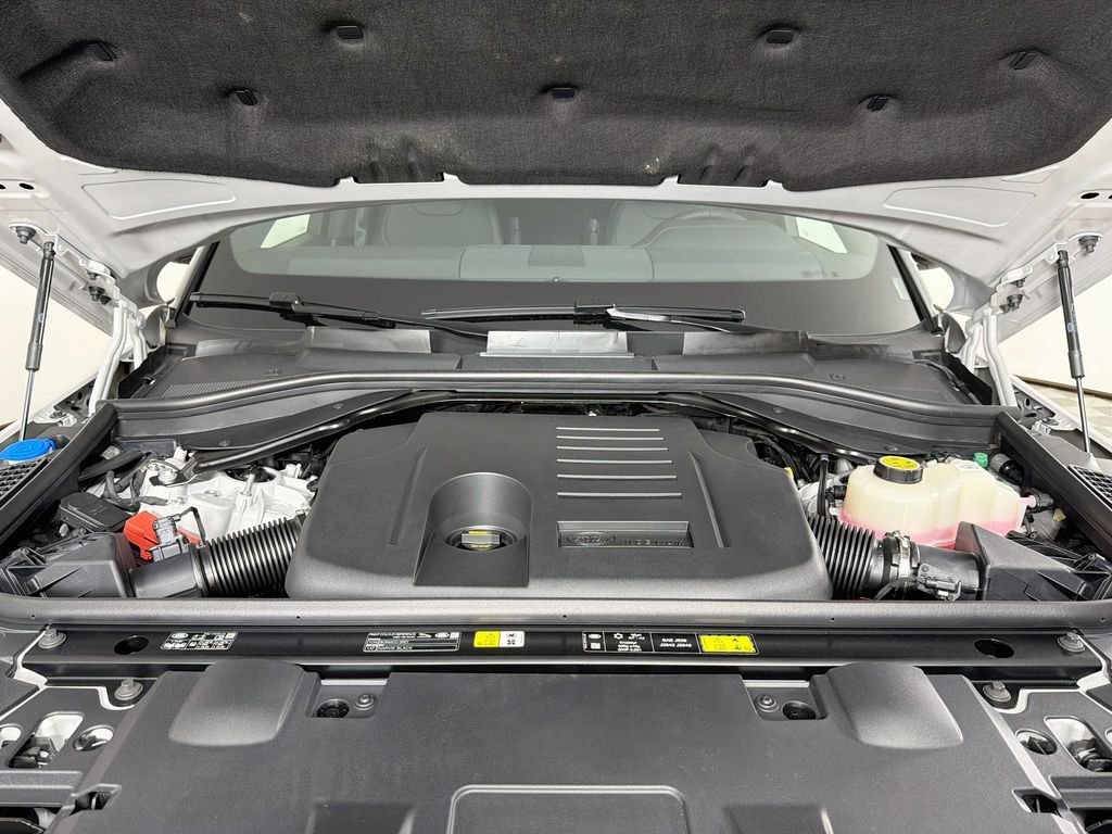 New 2027 Borasco Grey Land Rover  SE P360 image 31