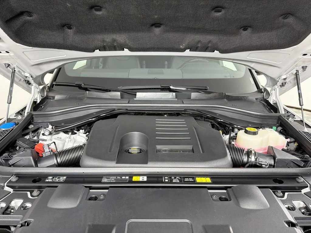 New 2027 Borasco Grey Land Rover SE image 31