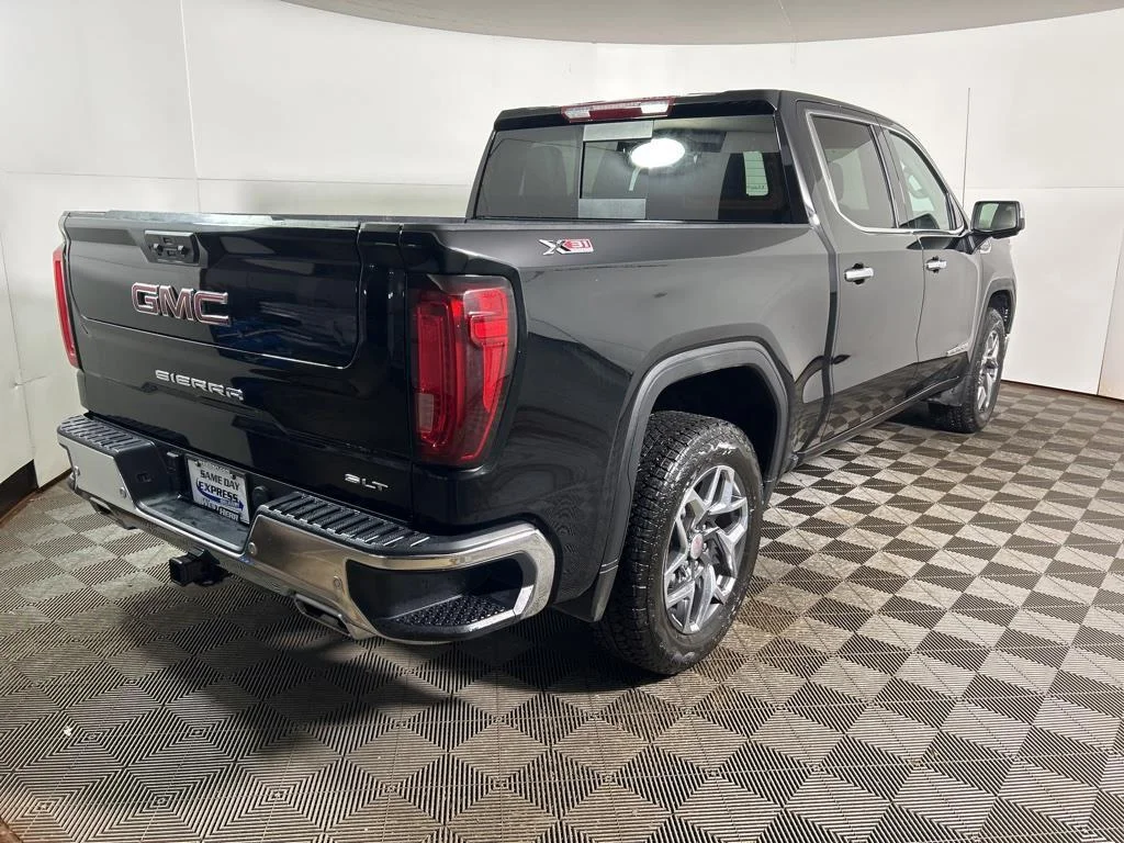 Used 2024 Onyx Black GMC SLT image 8