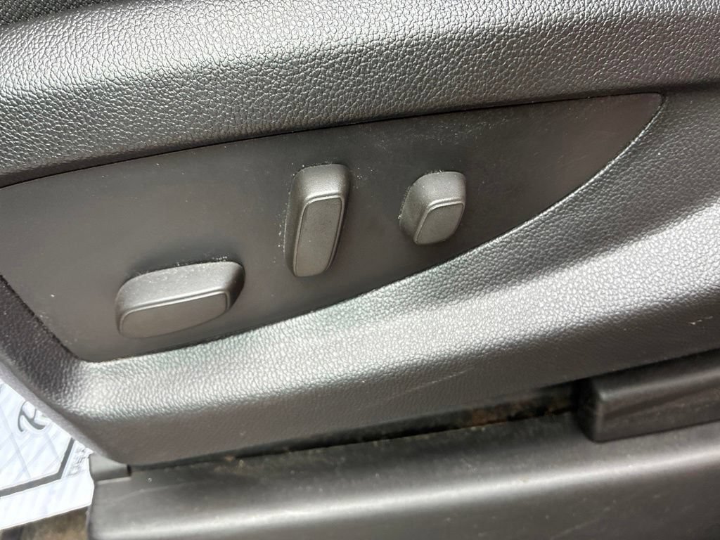 Used 2015 FIRE RED GMC SLE image 15