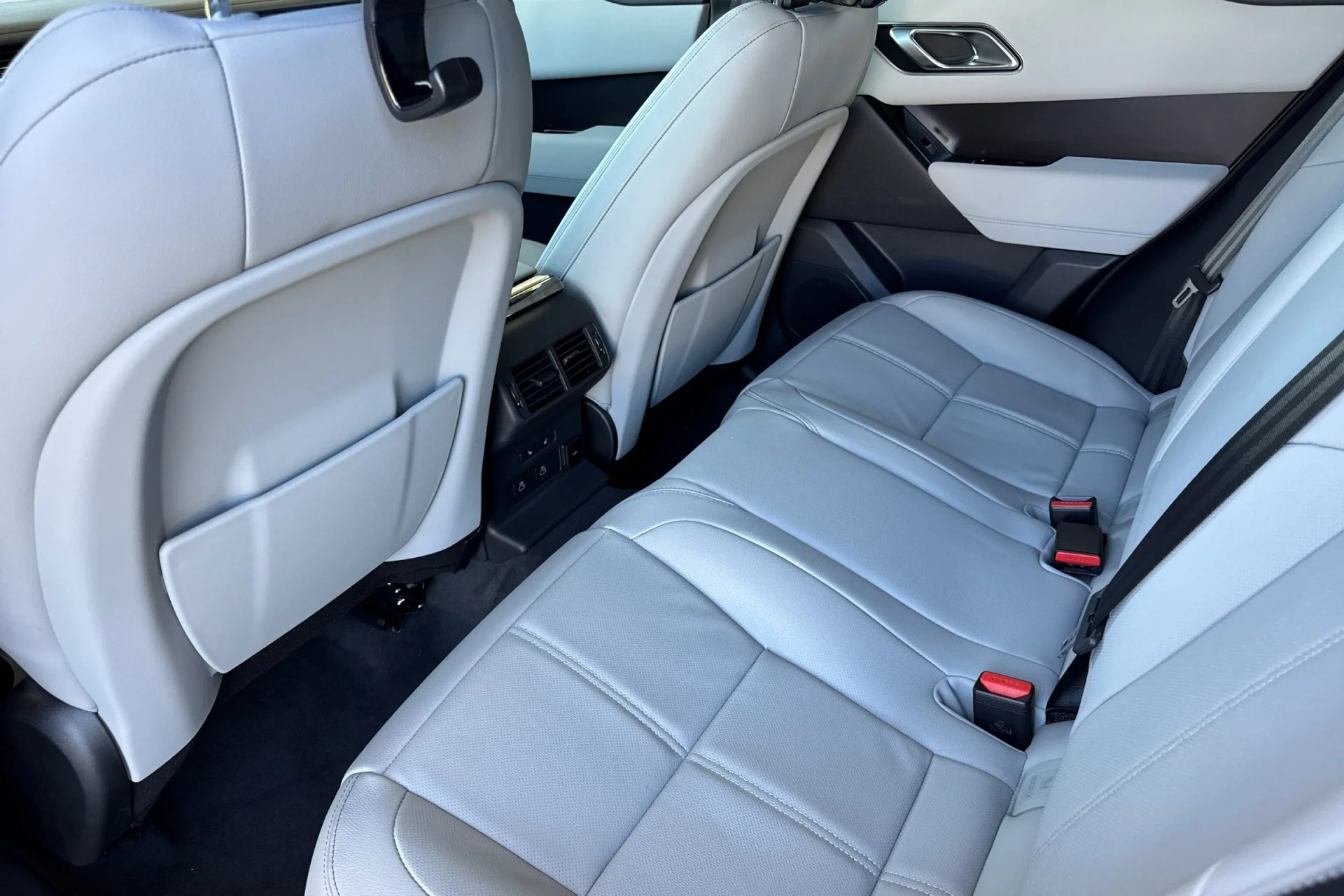 New 2026 BATUMI GOLD Land Rover Belgravia Edition image 4