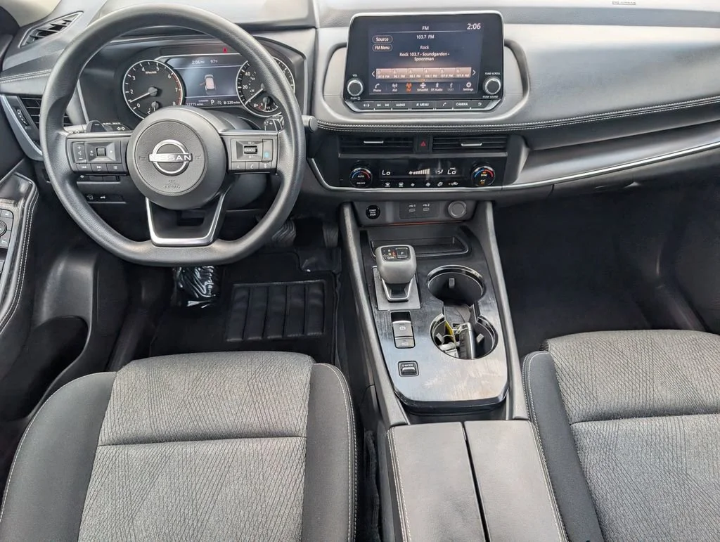 Used 2024 Gray Nissan SV image 8