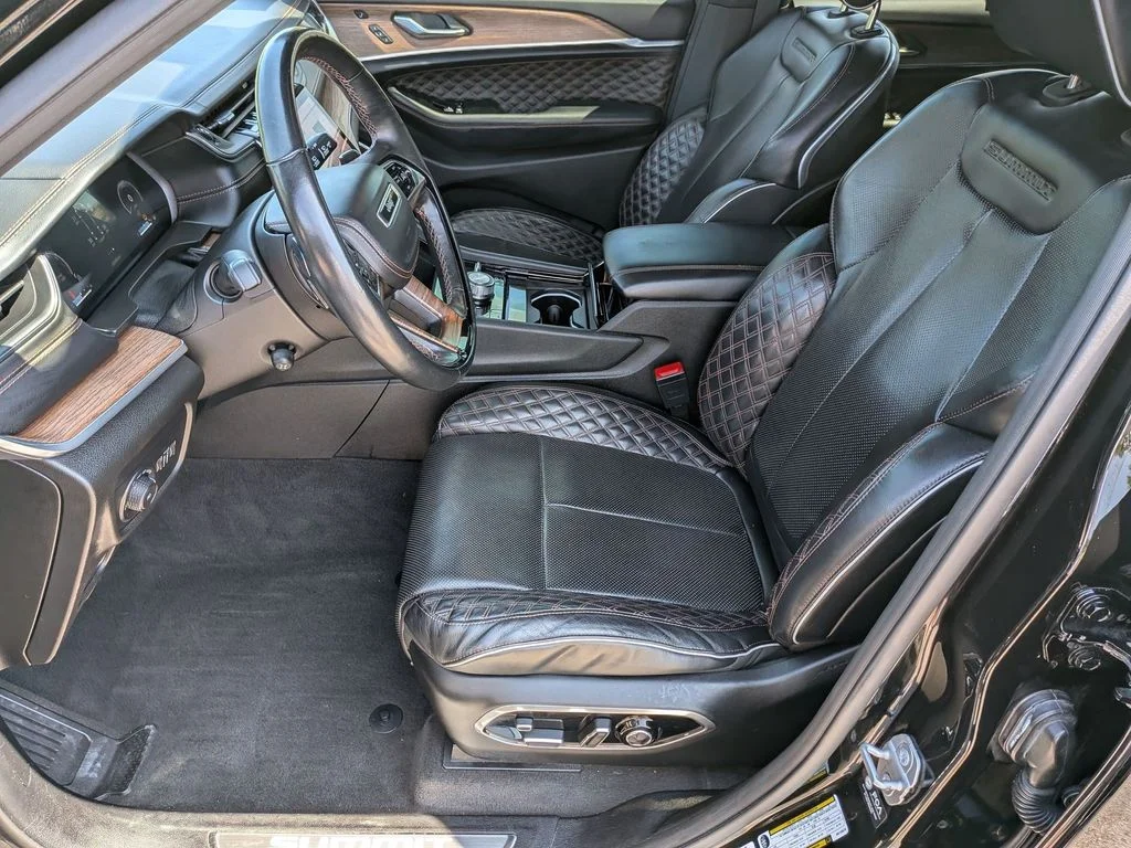 Used 2021 Black Jeep Summit image 11