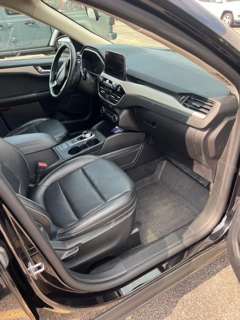 Used 2020 Black Ford SEL image 6