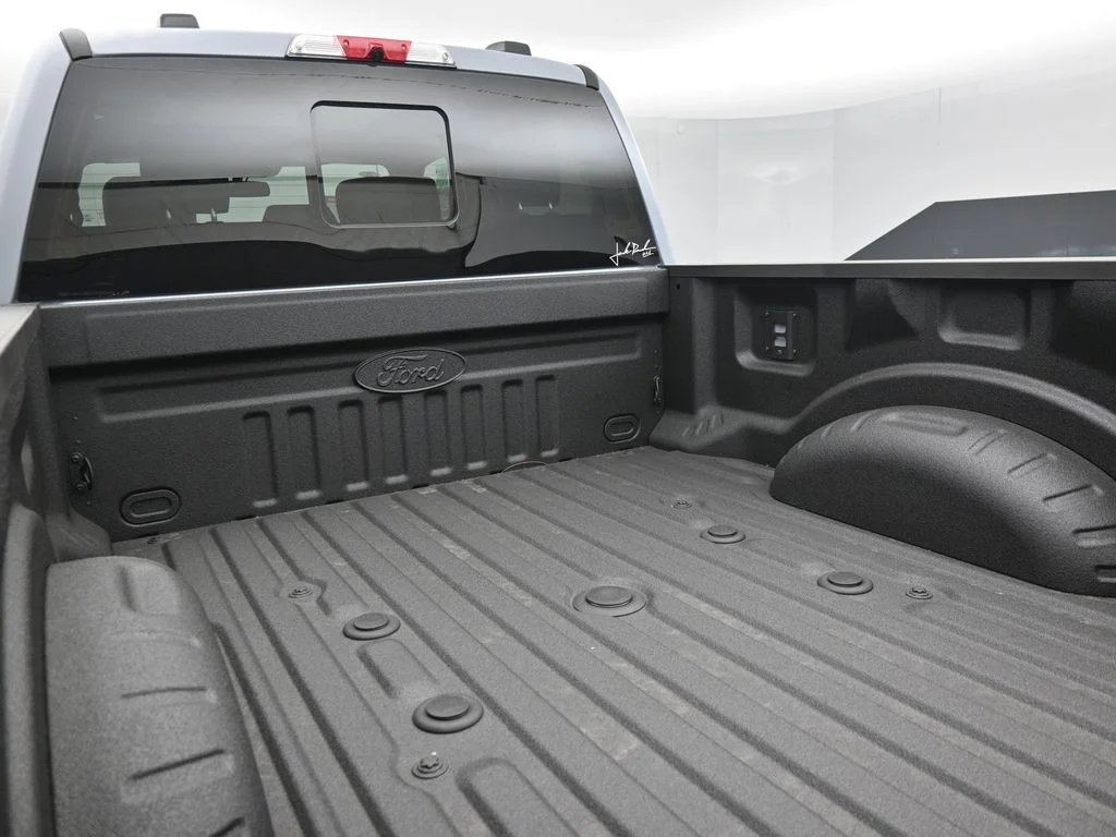 New 2026 Glacier Gray Metallic Tri-Coat Ford Lariat image 24