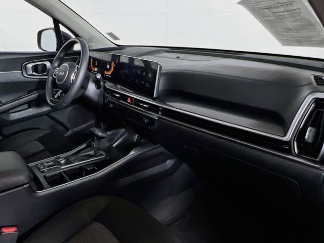 Used 2025  Kia LX image 37