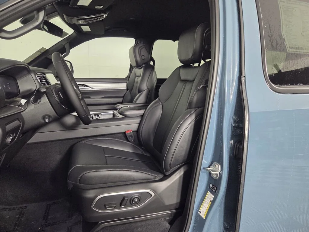 New 2026 Steel Blue Exterior Paint Jeep Limited Altitude image 9