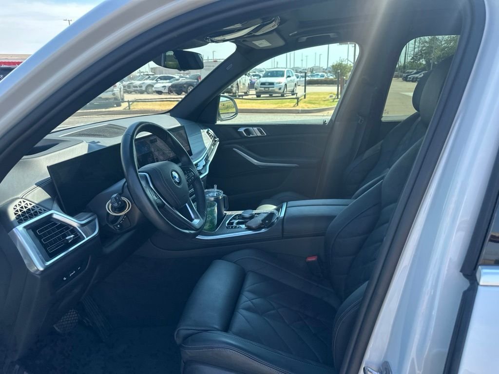 Used 2024 White BMW xDrive40i image 7
