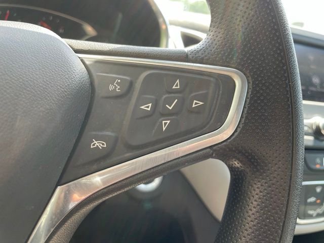 Used 2022 Summit White Chevrolet LT image 17
