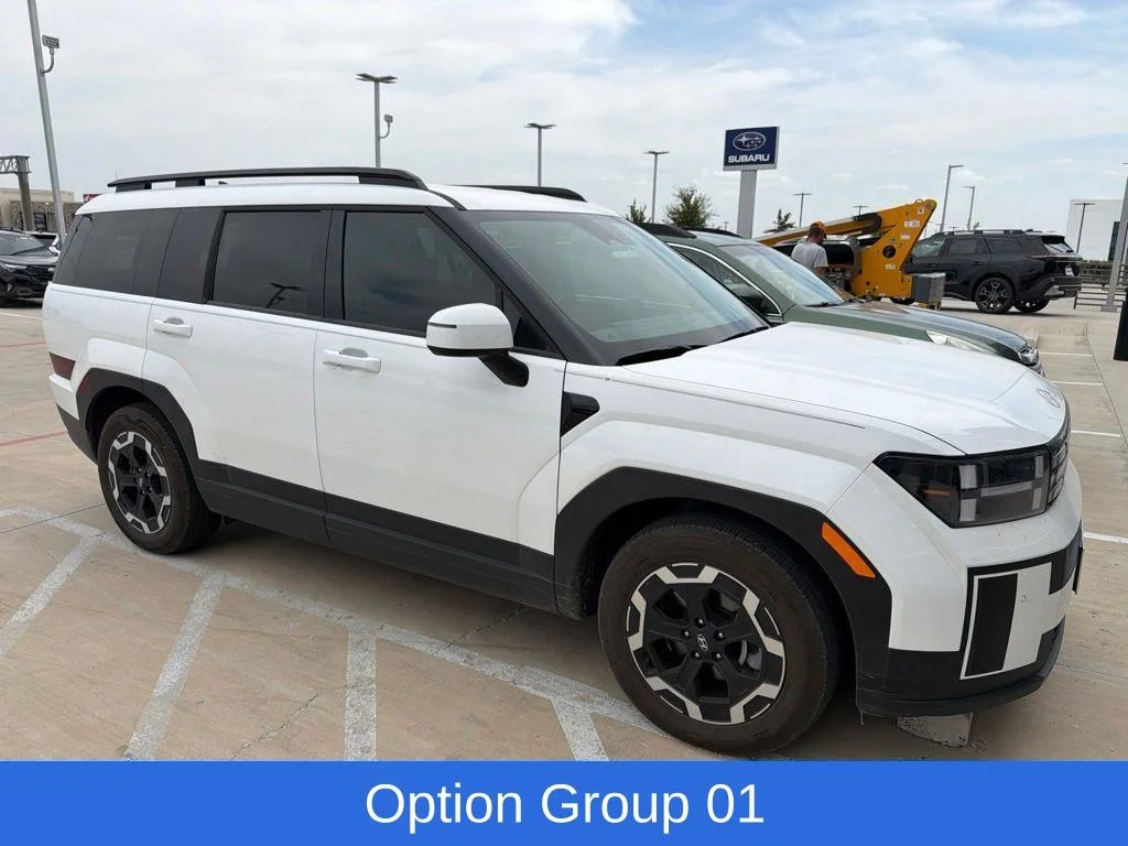 Used 2025 White Hyundai SEL image 2