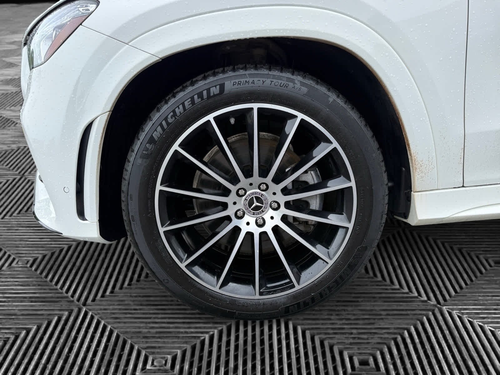 Certified Used 2023 Polar White Mercedes-Benz GLE 580 image 9