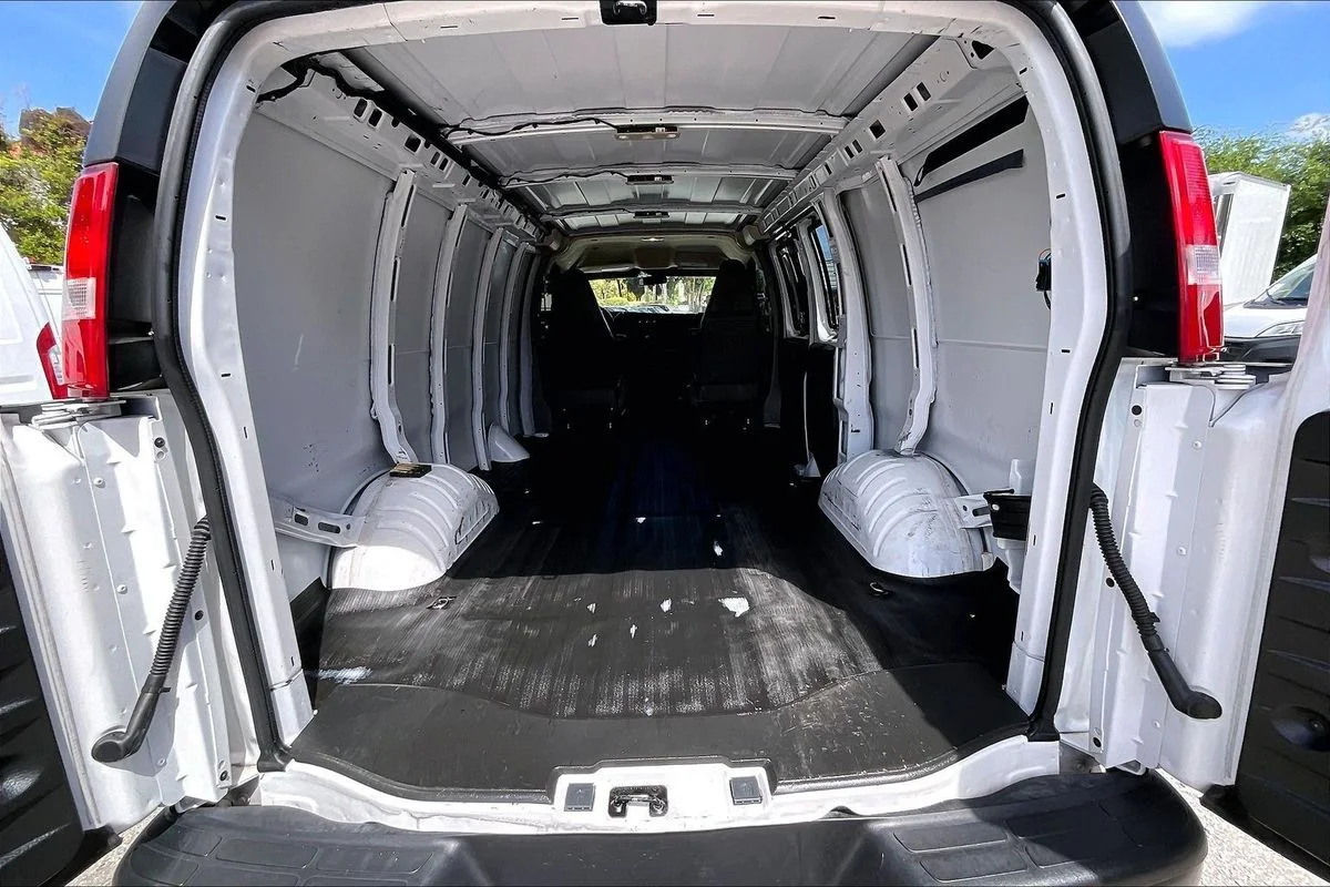 Used 2023  Chevrolet RWD 2500 Regular Wheelbase WT image 7