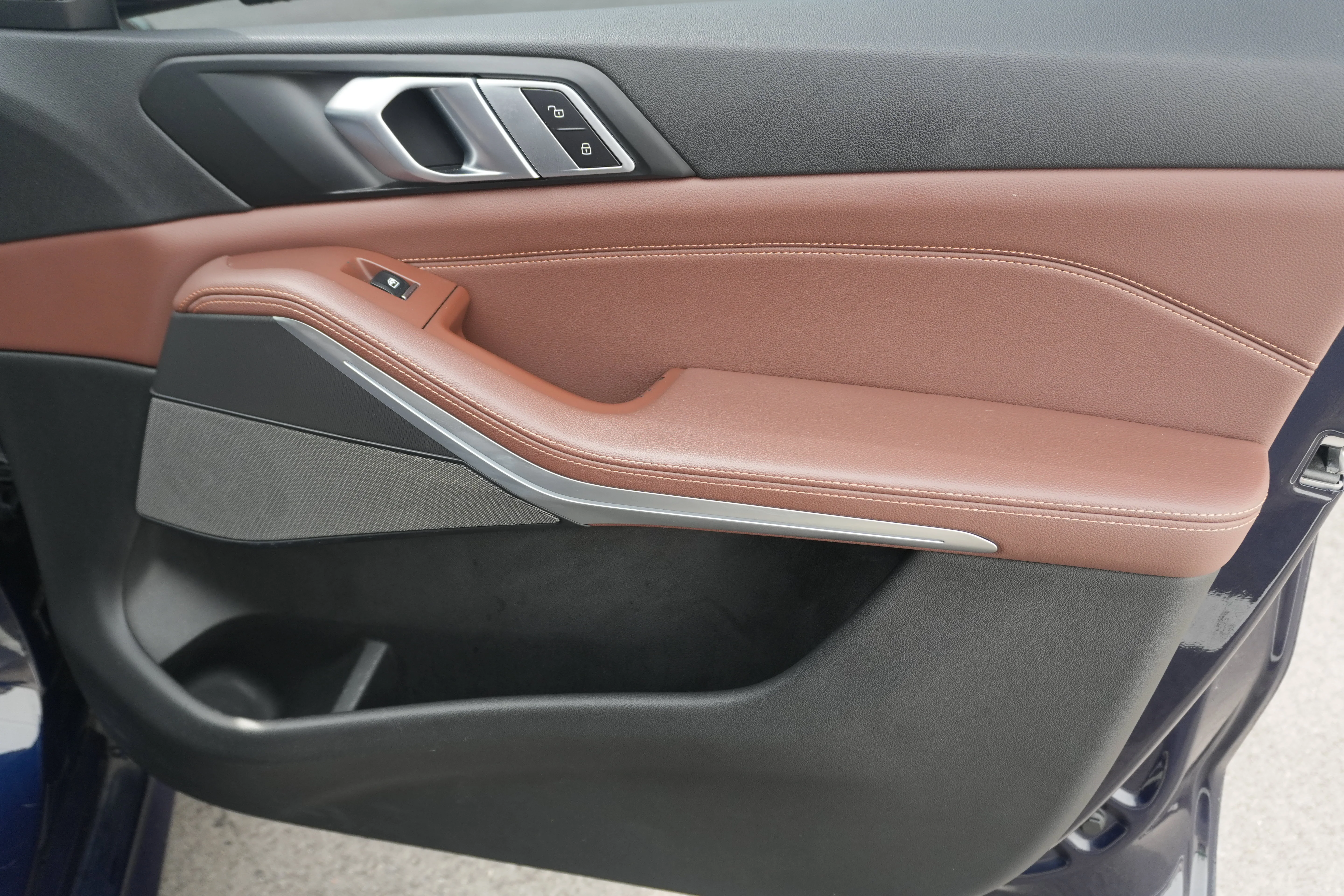Used 2019 Tanzanite Blue II Metallic BMW xDrive40i image 24