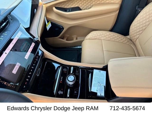 New 2026 Diamond Black Crystal Pearl-Coat Exterior Paint Jeep Summit image 15
