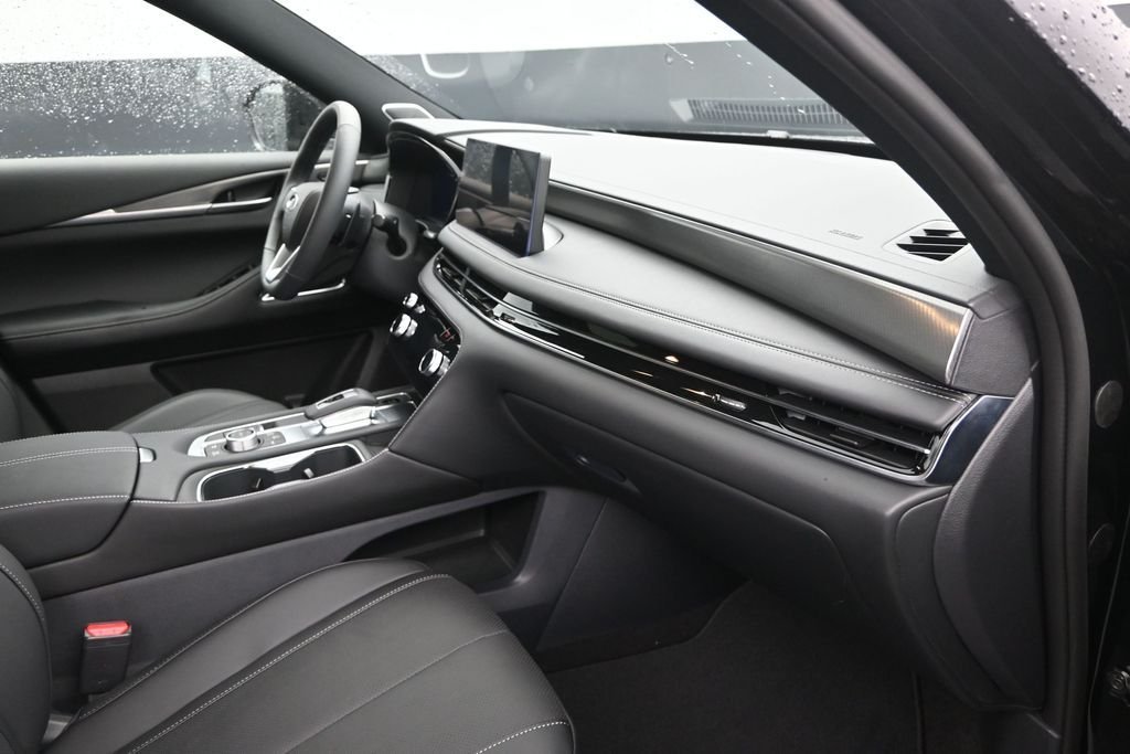 New 2027 Black INFINITI LUXE image 16