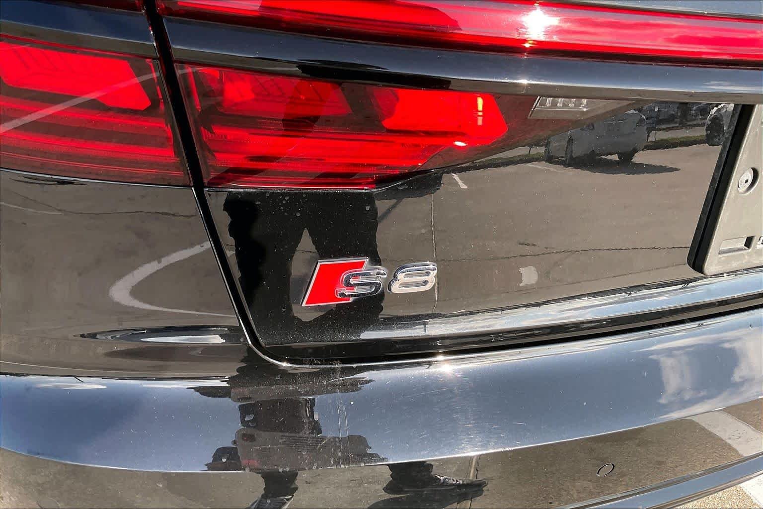 Used 2020 Brilliant Black Audi  image 10