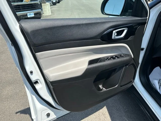 Used 2025 White Jeep Limited image 14