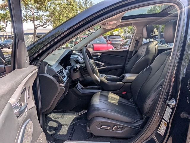 Used 2024  Acura Base image 9